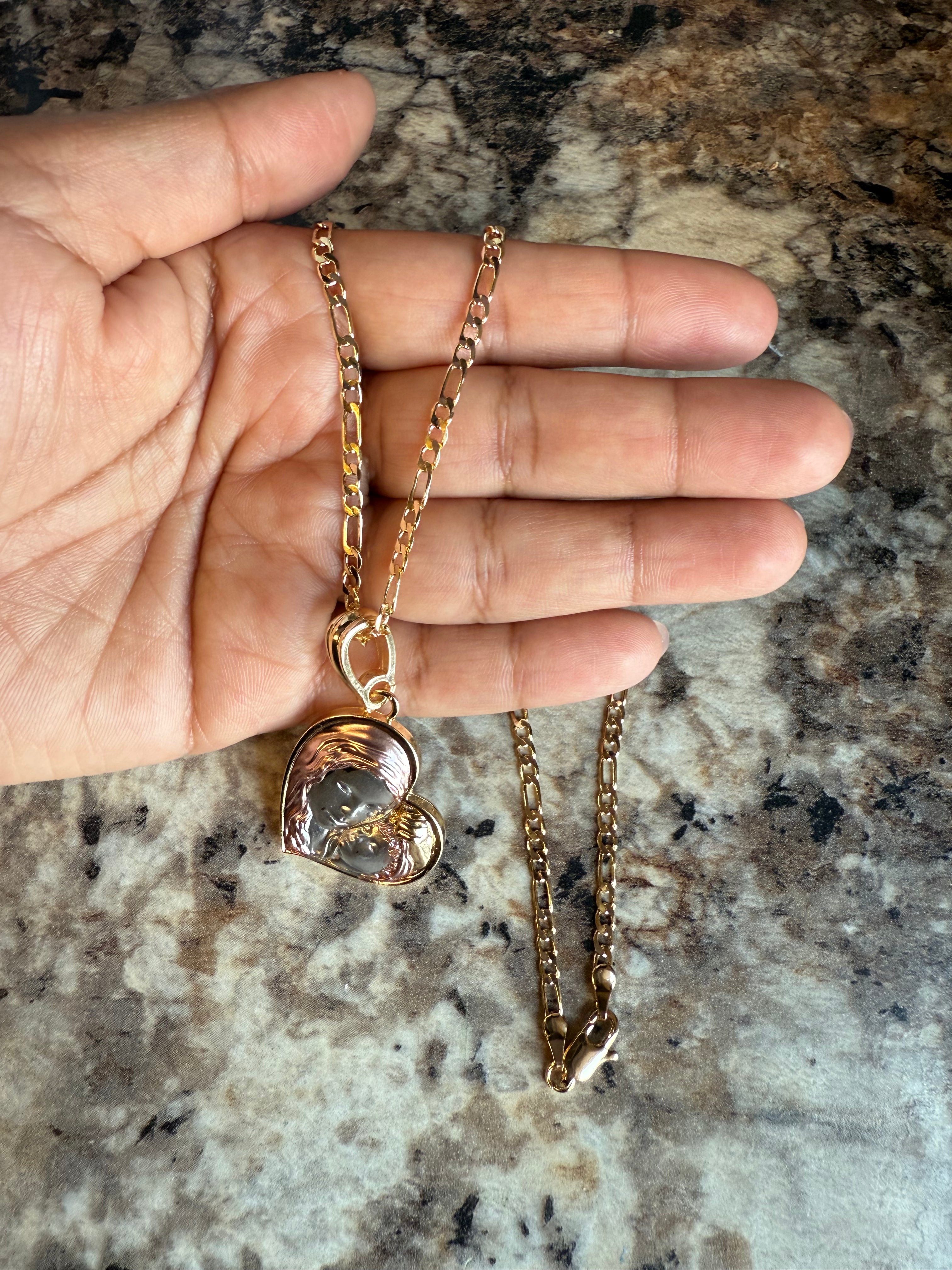 Cadena con dije de mamá y hijo